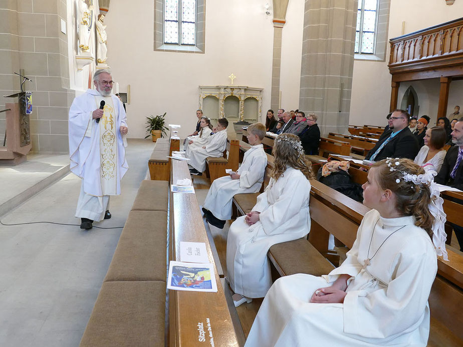 Feier der 1. Heiligen Kommunion in Sankt Crescentius (Foto: Karl-Franz Thiede)